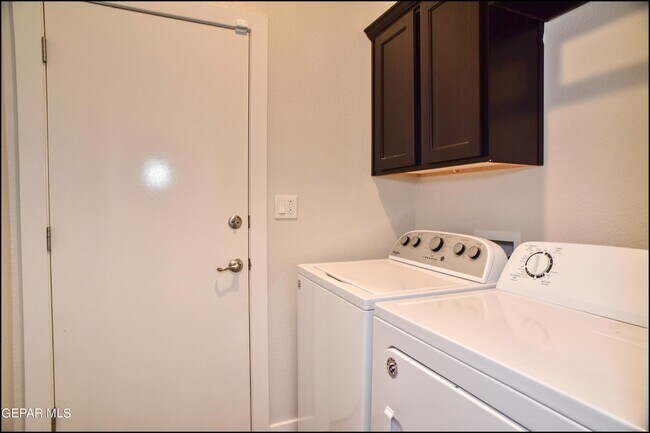 Building Photo - 6980 White Mesquite Wy