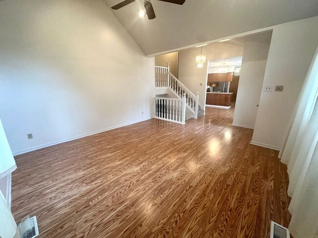 Building Photo - 4 bedroom, 2 1/2 bath