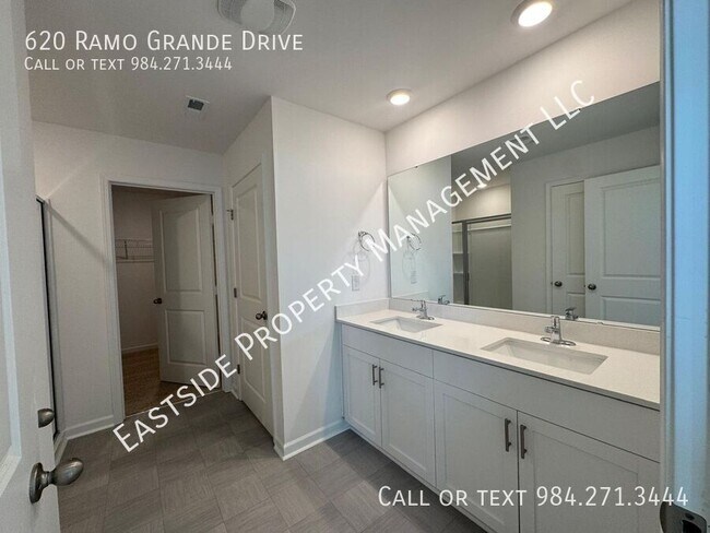 Building Photo - 620 Ramo Grande Dr