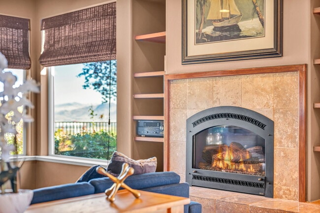 Building Photo - 1520 Taos Ln