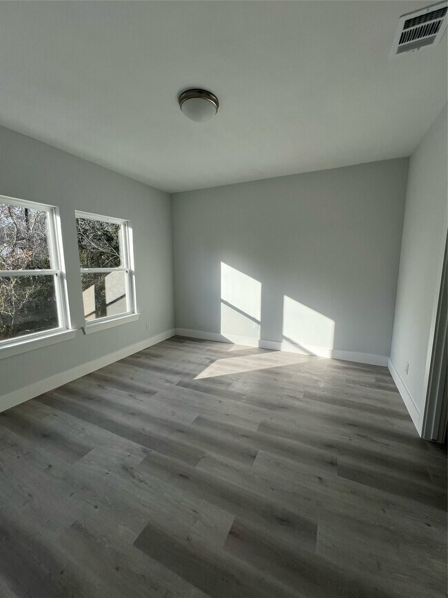 Building Photo - 3533 Alderfer St