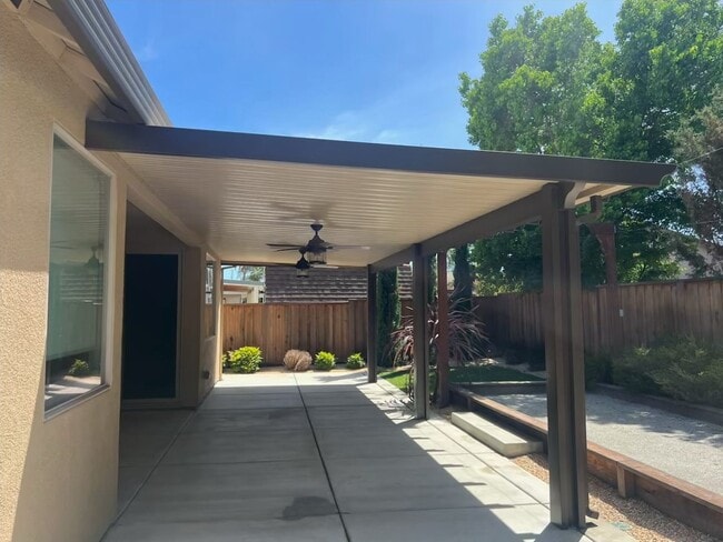 Building Photo - Charming 4-Bed, 2-Bath Single-Story Home f...