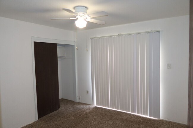 Building Photo - 7374 Farm Dale Wy