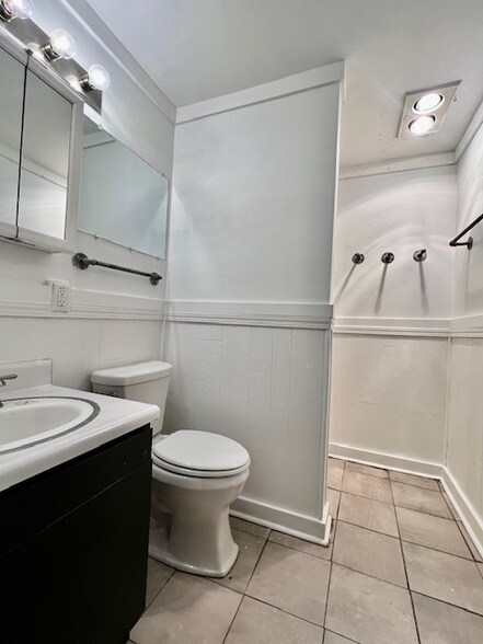 Building Photo - 316 S Ridgewood Dr
