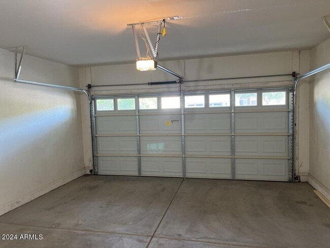 Building Photo - 20915 E Via Del Rancho Rd