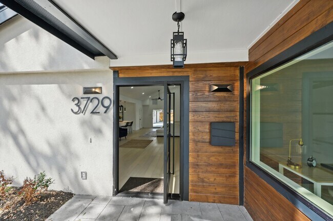 Building Photo - 3729 Rio Vista St