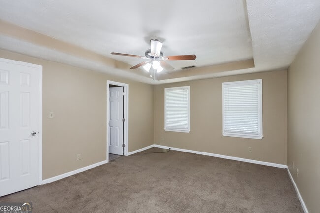 Building Photo - 2451 Sherrie Ln SW