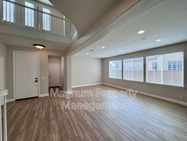 Building Photo - 34333 Northhaven Dr