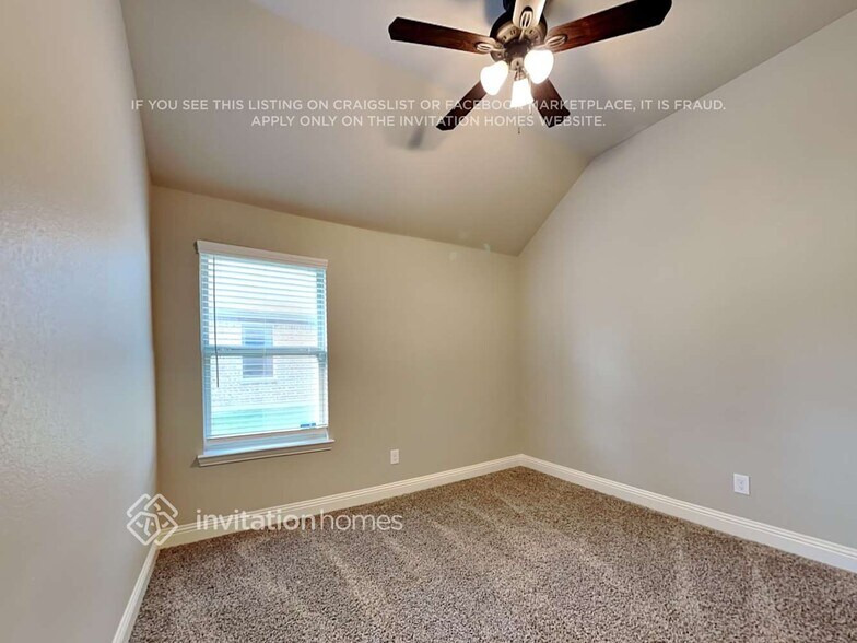 Building Photo - 5629 Park View Dr