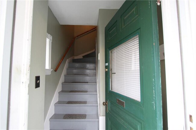 Primary Photo - 28 Mcallister St