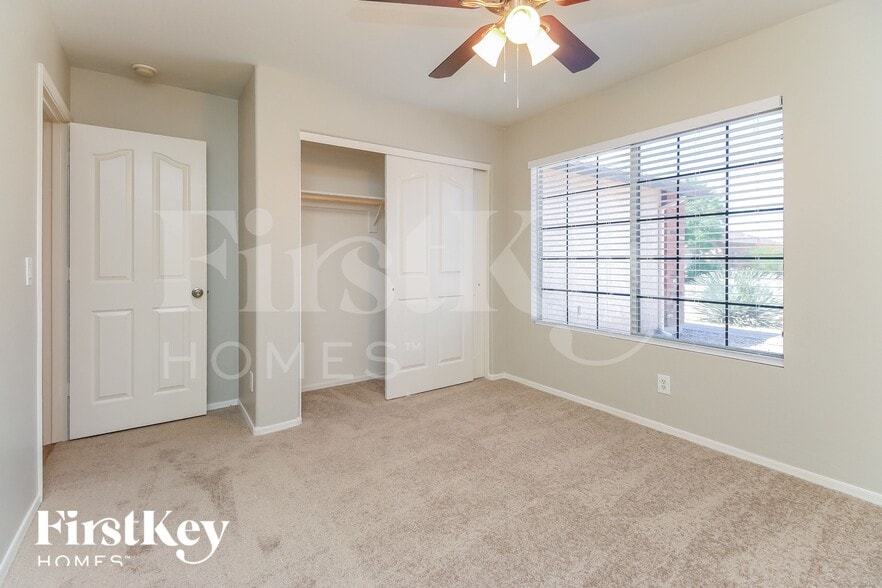 Building Photo - 3645 E Shapinsay Dr