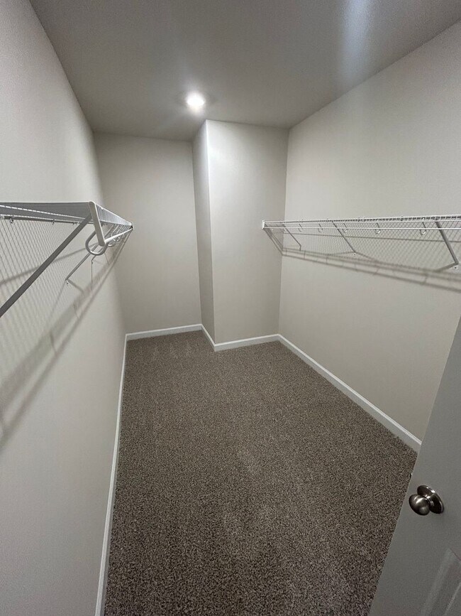 Building Photo - 6009 Port Royal St