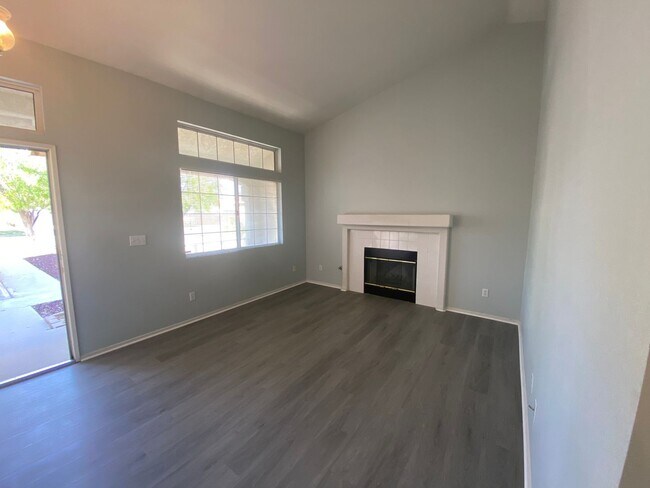 Building Photo - West Lancaster4 bedroom + bonus room