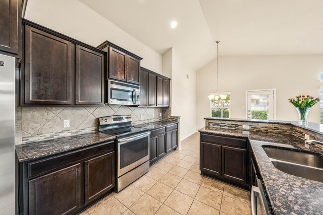 Building Photo - 6601 Cascade Dr