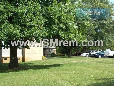 Building Photo - Oak View Apartments
