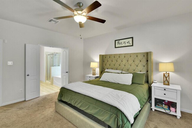 Building Photo - 632 Friar Tuck Dr