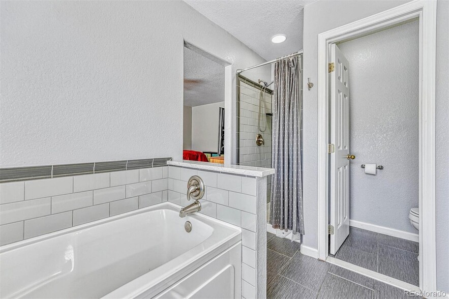 Nice and clean primary bathroom - 16441 Martingale Dr