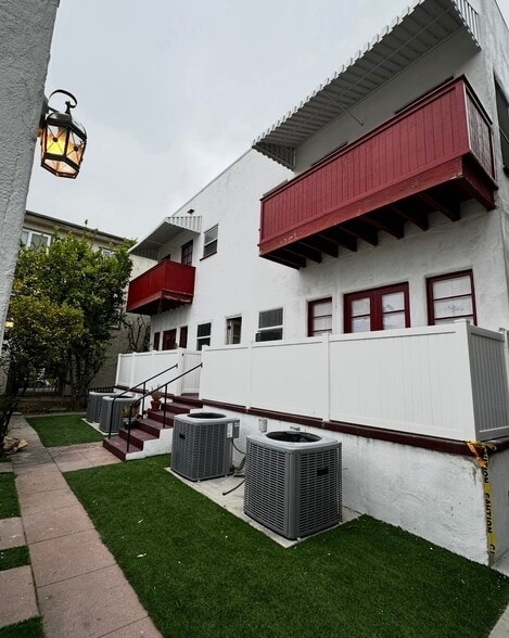 Building Photo - 1104 E California Ave