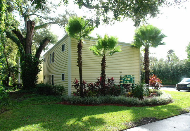 Building Photo - Hideaway Delaney Apartments