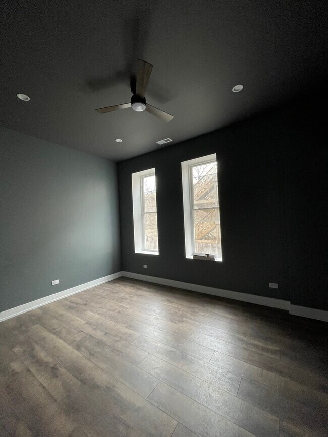 Building Photo - 1531 S Harding Ave