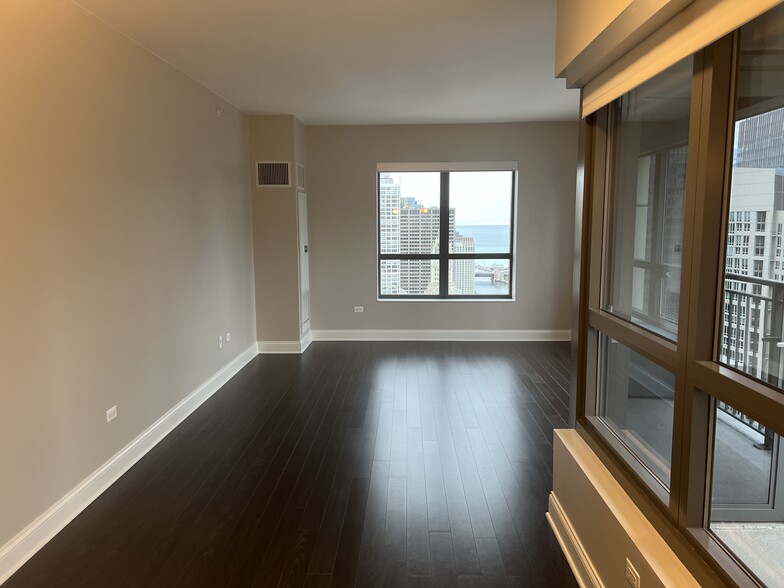 Primary Photo - 68 W Hubbard St