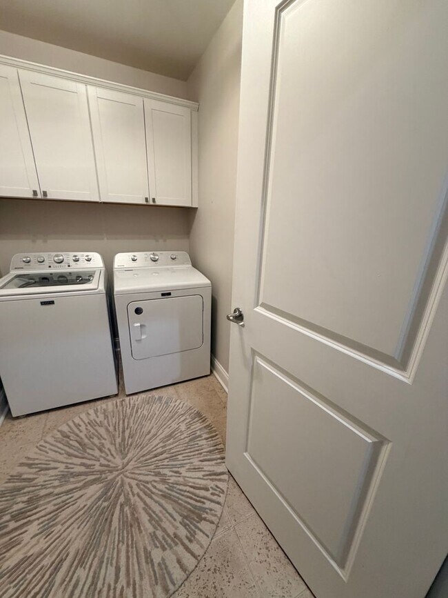 Building Photo - Stunning Luxury, Two Bedroom Creek Front Condo in Hilton Head Plantation