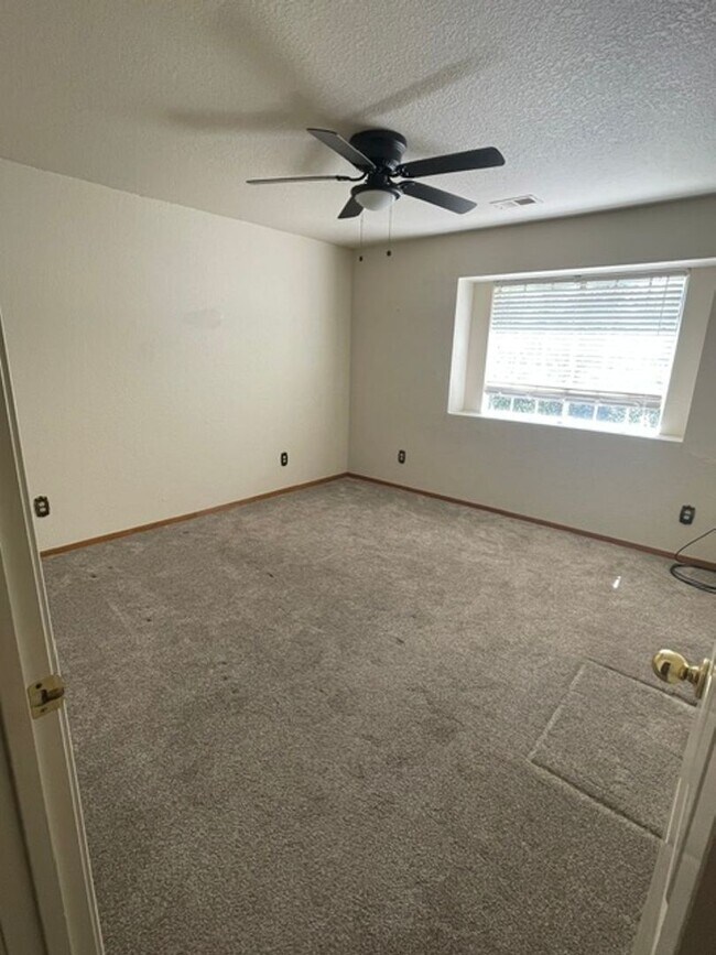 Building Photo - 10475 Gusano Way