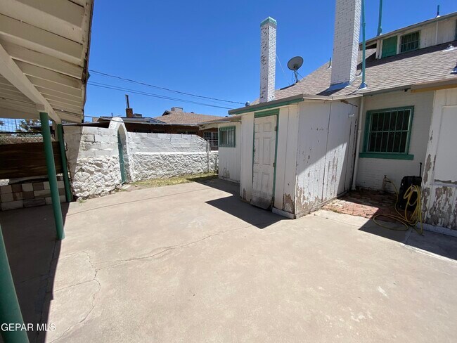 Building Photo - 3211 Tularosa Ave