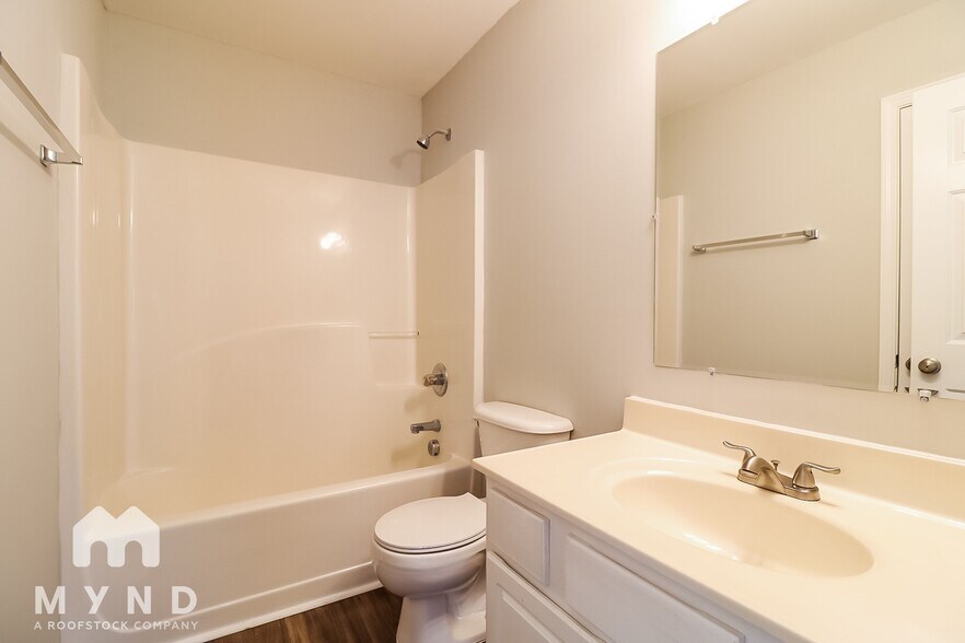 Building Photo - 221 Tavistock Ct