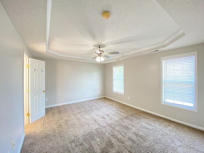 Building Photo - 346 Cresthaven Dr