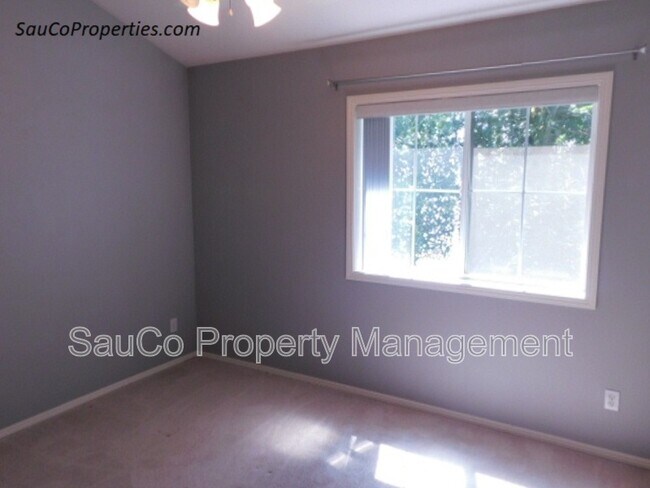 Building Photo - 4938 SW 1st Ave