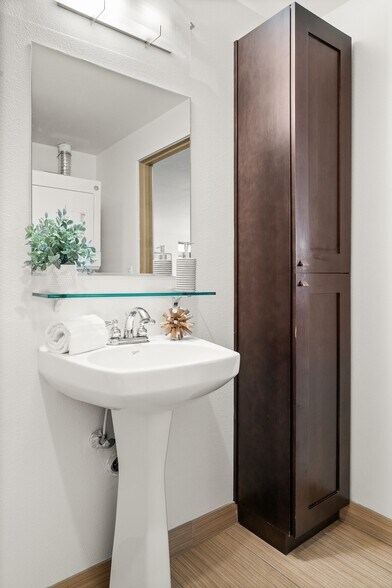 Building Photo - 1620 Belmont Ave