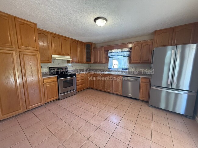 Building Photo - 4908 Robert Andrew Rd