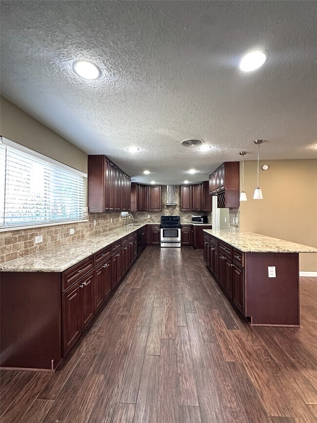 Building Photo - 1766 Maux Dr