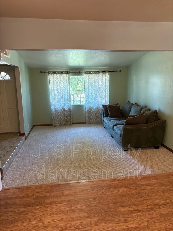 Building Photo - 2128 W La Loma Dr