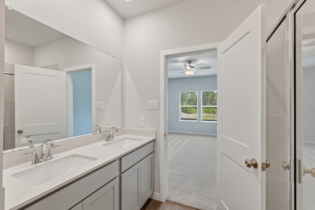 Building Photo - 7762 Bergamot Cir