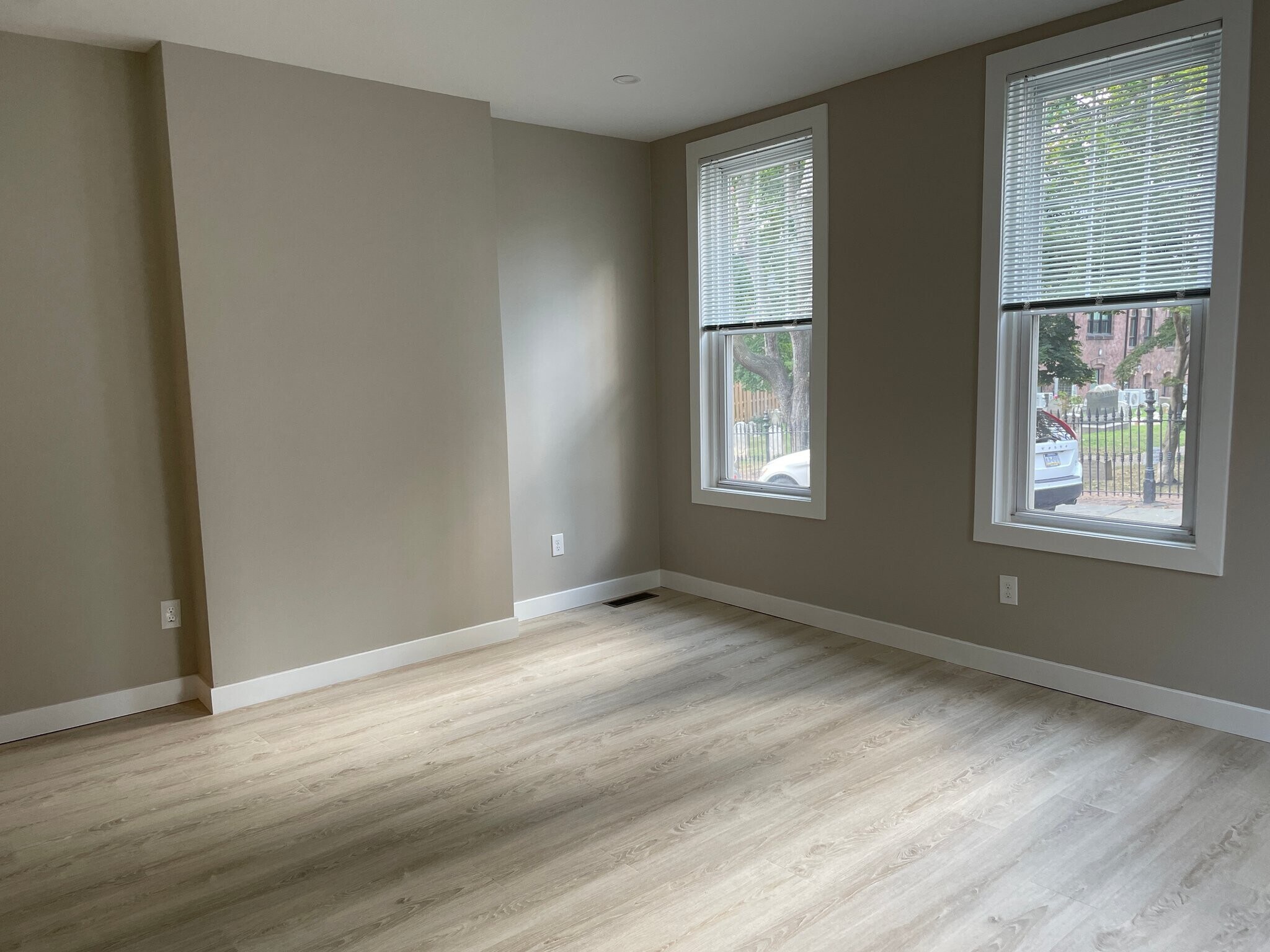 Building Photo - 145 Dupont St