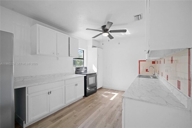 Building Photo - 1780 NE 146th St