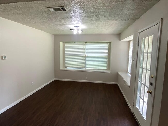 Building Photo - 1608 Pigeon Forge Rd