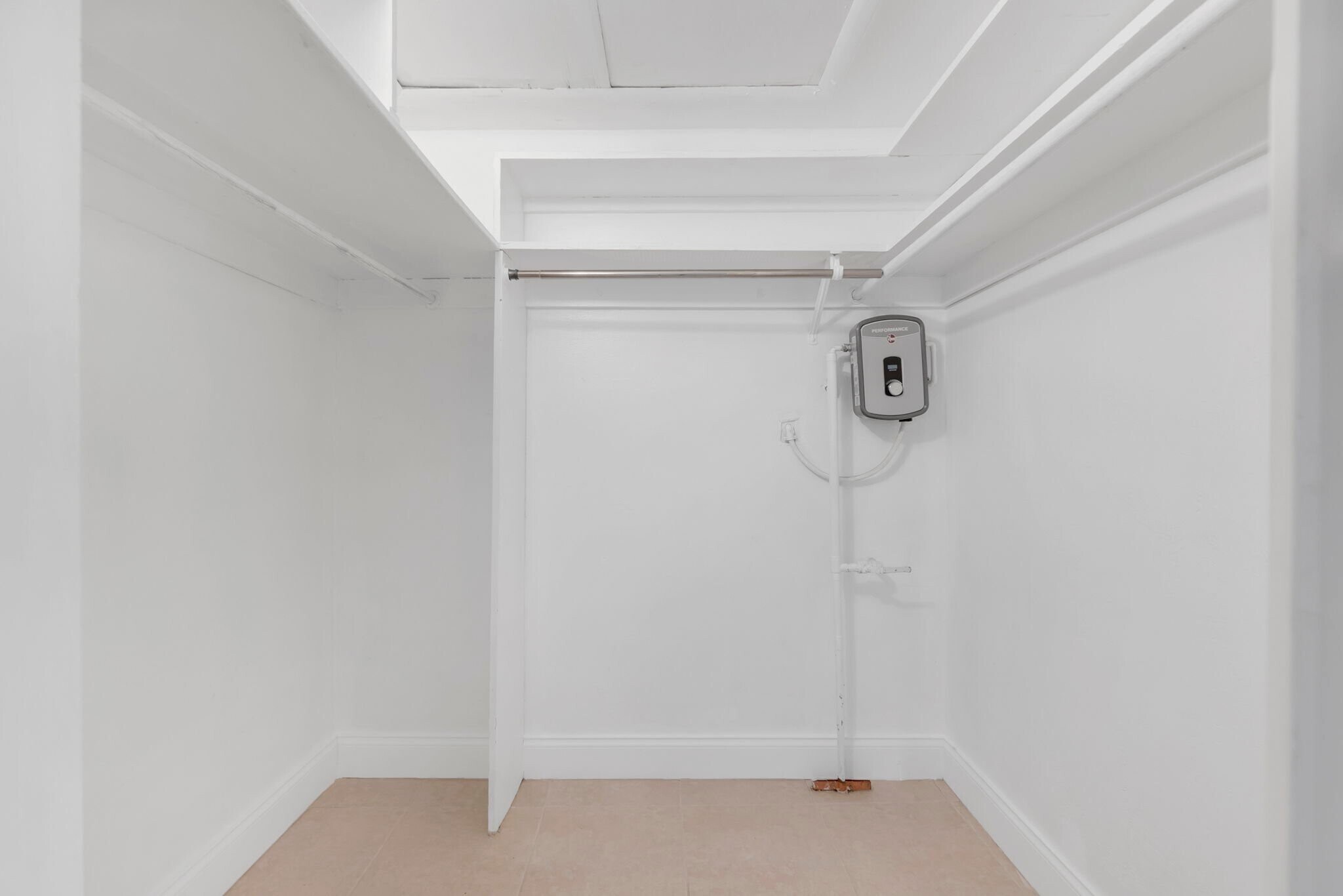 Building Photo - 3040 NE 16th Ave