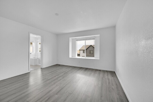 Building Photo - $3,125.00 - 4 Bedroom, 3.5 Bathroom, Singl...