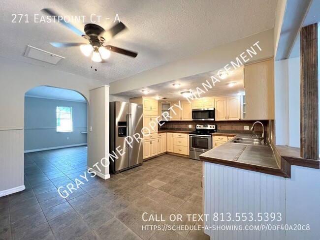 Building Photo - Spacious 3 Bed/3 Bath Duplex - Your Dream ...