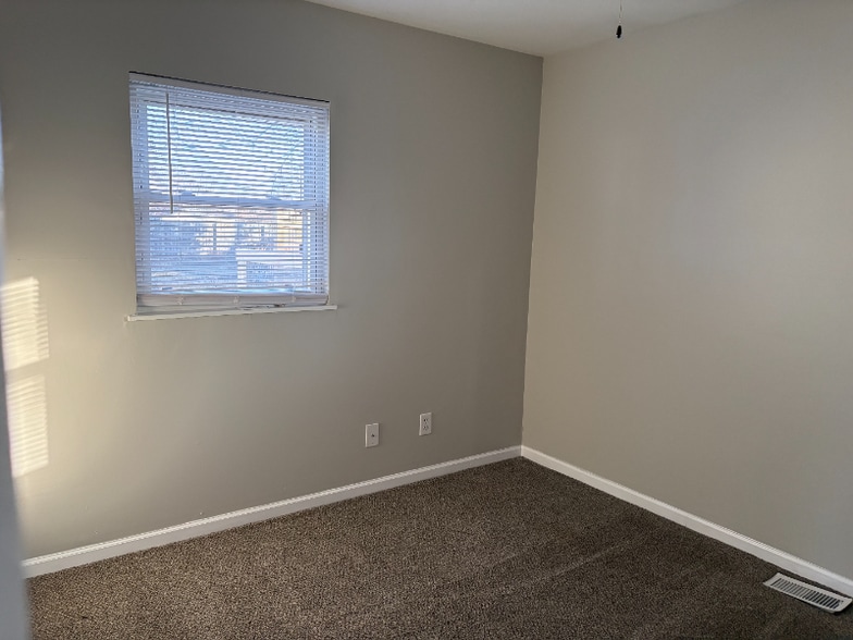 Building Photo - 98 Stewart Ln