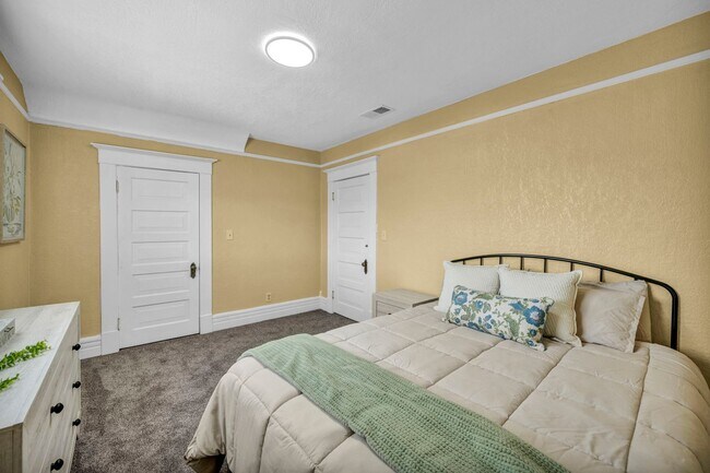 Building Photo - FULLY FURNISHED & BEAUTIFULLY REMODELED CLASSIC HOME NEAR UNR WITH UNBEATABLE I-80 ACCESS
