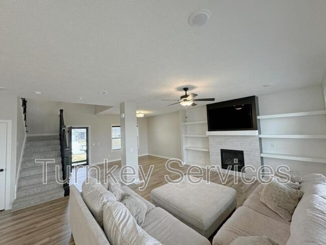 Building Photo - 13812 S 52nd St