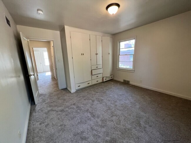 Building Photo - 1622 W Spaulding St