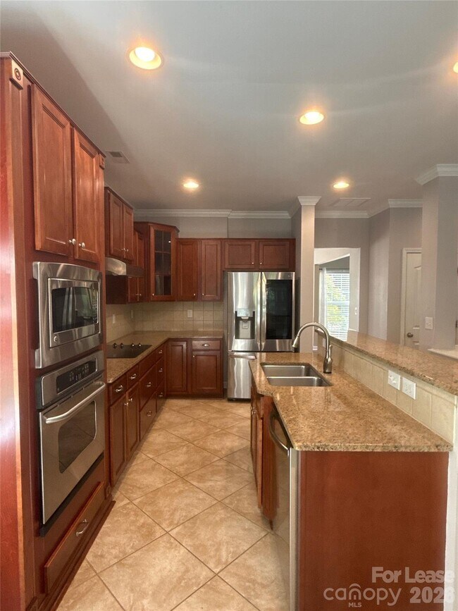 Building Photo - 2413 Merryvale Way