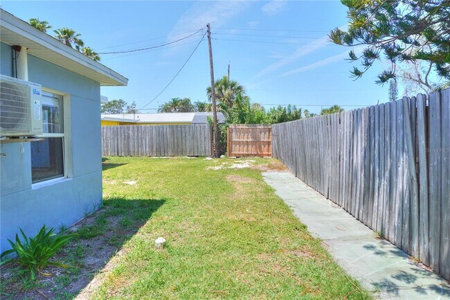 Building Photo - 14026 E Parsley Dr