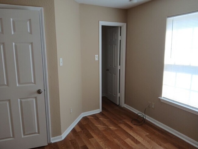 Building Photo - 12906 Regalshire Ct