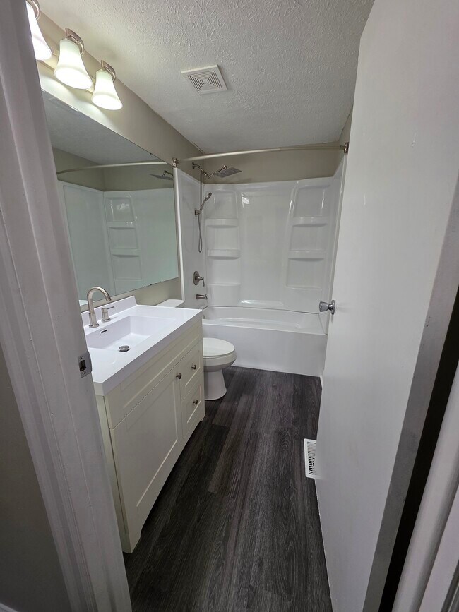 Building Photo - 8512 Hague Rd